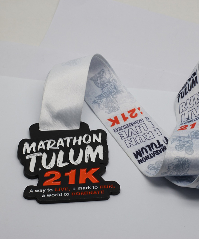 Triathlon Heavyweight Finisher Medallion